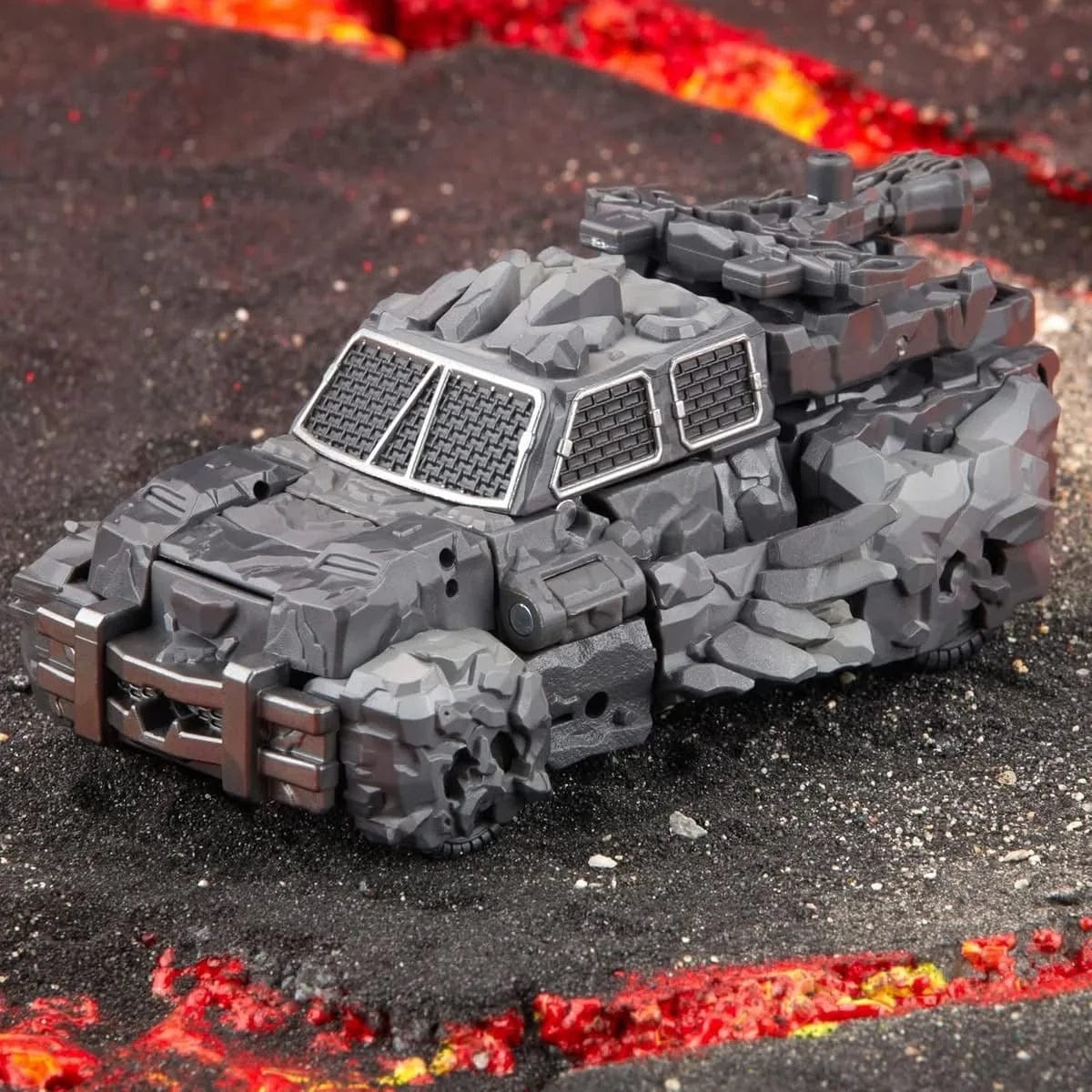 Toy Star Malta Transformers Legacy United Infernac Universe Magneous Armorizer 2-in-1